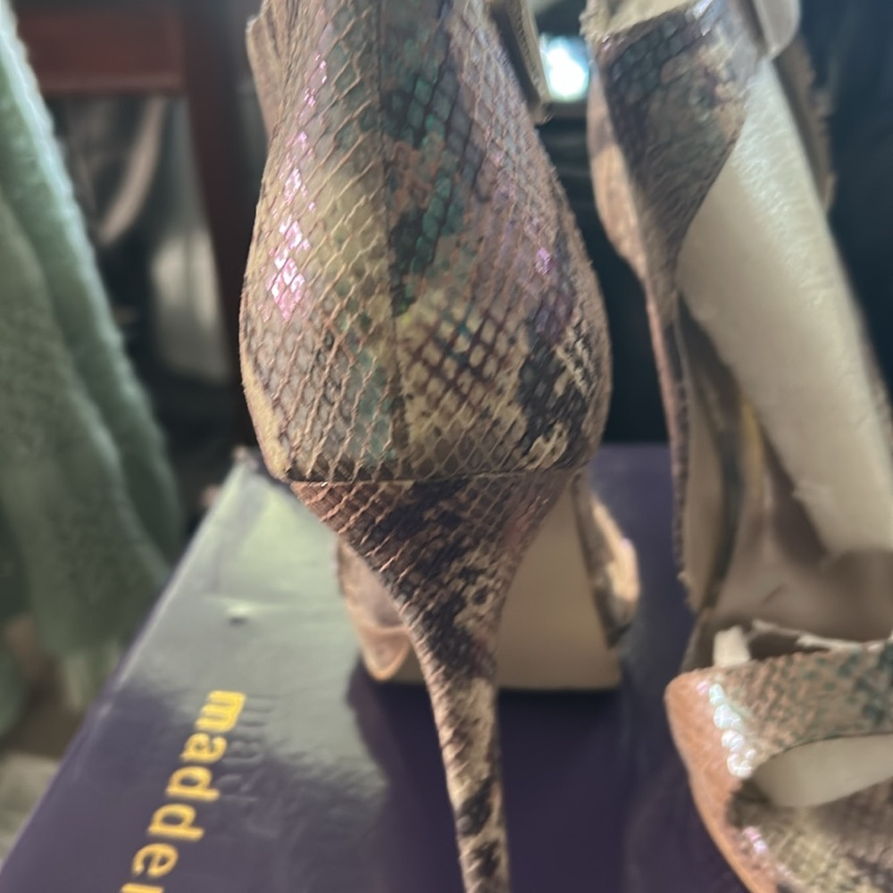 Size 8.5. Excellent Condition - Picture 4 of 4